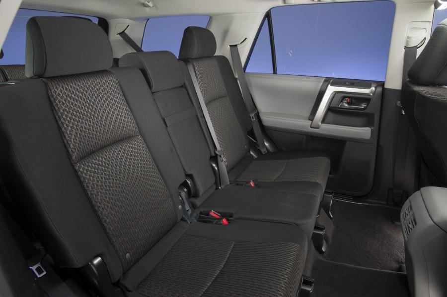  Toyota 4Runner 2010 года  (фото 19 из 84)